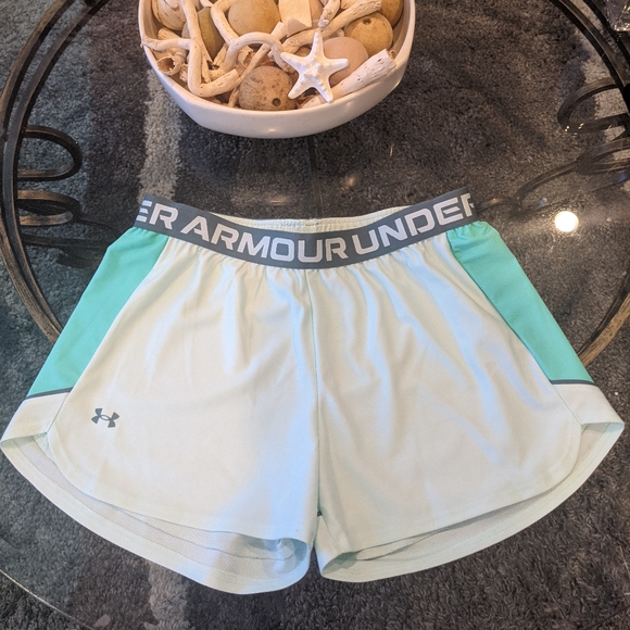 Under Armour short - Picture 3 of 5